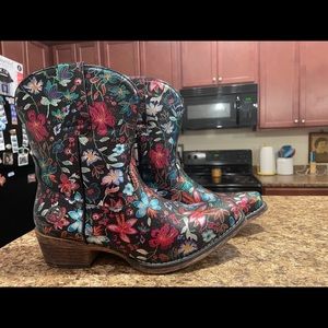 ROPER WOMEN'S INGRID FLORAL WESTERN BOOTIES